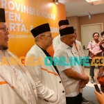 Presiden PKS, Ahmad Syaikhu, saat memberi keterangan pers usai membuka bimtek fraksi PKS DPRD DK Jakarta, Jabar dan Banten di Surabaya. Foto: M. DIDI ROSADI/BANGSAONLINE