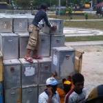 Kotak suara yang akan disitribusikan ke beberapa kecamatan.foto:junaidi/BANGSAONLINE