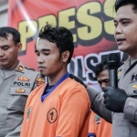  Iksan Jailani (32), warga Bangkalan saat ditangkap Polsek Simokerto, setelah melakukan aksi pencurian sepeda motor di Tambakrejo Surabaya. Foto: Dok. Polsek Simokerto.
