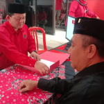 Bambang Rianto saat daftar sebagai bakal calon Wali Kota Blitar di DPC PDIP Kota Blitar
