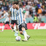 Lionel Messi puncaki daftar top skor sementara Piala Dunia 2022 dengan mengemas lima gol.