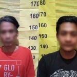 Dua kurir narkoba yang diamankan Satresnarkoba Polres Pasuruan.