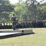 Danrem 083/BDJ, Kolonel Inf Jamaludin, ketika memimpin sekaligus mengecek pasukan pengamanan VVIP kunjungan Wakil Presiden RI.