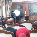 Bupati Pamekasan H. Baddrut Tamam melantik 29 jabatan pemimpin tinggi pratama di Peringgitan dalam Mandhapa Aghung Ronggosukowati. 