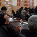 Tampak sejumlah Pejabat Pemkab Tuban tidur saat Bupati Aditya Halindra Faridzky membacakan nota penjelasan rancangan KUA-PPAS tahun 2023.