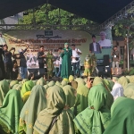 Cagub Nomor 02 Jatim, Khofifah Indar Parawansa, saat menyapa Muslimat NU di Kabupaten Tuban. Foto: AHMAD CHOIRUDIN/ BANGSAONLINE