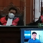 Hakim Erintuah Damanik tertidur saat sidang perkara pajak berlangsung.