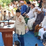 Prabowo saat menyapa kiai, habaib, dan pendukungnya di Pasuruan. foto: FUAD/ BANGSAONLINE