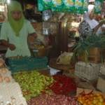 satu pedagang di Pasar Kota Bojonegoro.foto:eky nur hadi/BANGSAONLINE