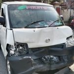 Kondisi mobil pikap, biang penyebab kecelakaan beruntun. foto: AAN AMRULLAH/ BANGSAONLINE