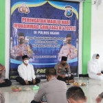 Kapolres Ngawi, AKBP I Wayan Winaya, saat menghadiri peringatan Maulid Nabi Muhammad SAW di Polres Ngawi.