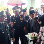 Kapolres Pamekasan AKBP Roqib Triyanto beserta jajaran disambut Dandim 0826 Letkol Inf Ubaydillah.