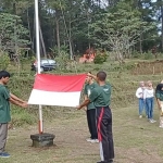 Puluhan ODGJ dan disabilitas saat mengikuti Upacara Peringatan Kemerdekaan RI ke-77 di Hutan Pinus Gogoniti, Rabu (17/8/2022).