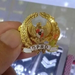 Ilustrasi: Pin anggota DPRD.