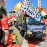 Pj Gubernur Jatim saat melepas Tim Ekspedisi 79 Gunung Arjuno.