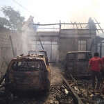  Rumah korban Purwanto tampak jadi arang usai terbakar hebat.
