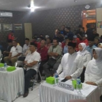 Hanya Samsul Ashar yang tidak hadir saat penetapan pasangan calon di KPU Kota Kediri. foto: ARIF K/ BANGSAONLINE