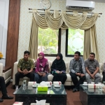 Ketua DPRD Kabupaten Pasuruan H. M. Sudiono Fauzan saat menerima kedatangan Forum Komunikasi Astronom Amatir Lintas Jawa Timur (Fokalis Jatim).