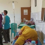 Sejumlah warga Kalilom Lor yang diduga alami keracunan saat menjalani di salah satu rumah sakit.