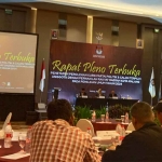 Rapat pleno yang digelar KPU Kota Malang.