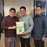 Gus Haris dan Ra Fahmi saat mendapatkan rekom dari Ketua Desk Pilkada PKB, Abdul Halim Iskandar, untuk maju dalam Pilkada 2024 di Kabupaten Probolinggo.