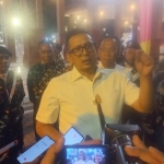 Ali Kuncoro ketika memberikan keterangan pers usai menghadiri peringatan Waisak.