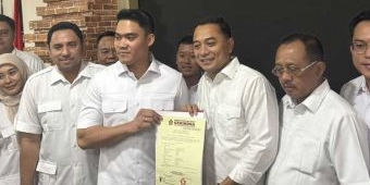 Ketua DPC Gerindra Surabaya Serahkan Rekom Maju Pilkada 2024 ke Eri Cahyadi-Armuji