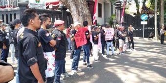 Tuntutan Aliansi Rakyat Indonesia Maju saat Demo di Balai Kota Malang