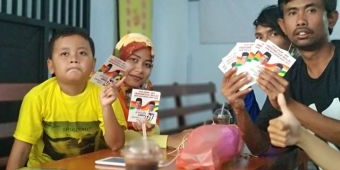 Cindy dan Sigit, Penyandang Tuna Rungu Asal Pacitan Nyatakan Dukungannya untuk Jokowi
