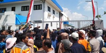 Abaikan Pencemaran Lingkungan, PT Indo Mina Bahari di Tuban Didemo Warga