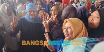 Khofifah Blusukan ke Pasar Kliwon dan Dialog dengan Nelayan di Lamongan