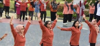 Pj Wali Kota Kediri Senam Sehat Bersama Dharma Wanita Persatuan