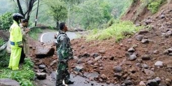 Tertimbun Longsor, Jalur Trenggalek-Ponorogo Lumpuh