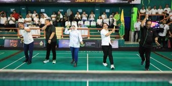 Pj Gubernur Jatim Sebut Piala Kajati Jadi Ajang Tumbuhkan Bibit Atlet Bulu Tangkis