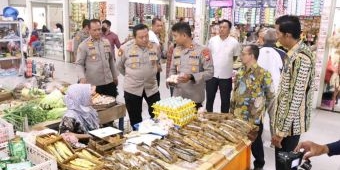 Jaga Kestabilan Harga Pangan, Wakapolres Ngawi Blusukan ke Pasar-pasar