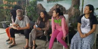 Razia Kos-kosan di Pacar Kembang, 3 Pasangan Kumpul Kebo dan Satu Bule Diamankan