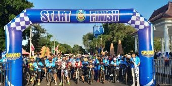 Sosialisasi Gempur Rokok Ilegal Turut Digelar saat Gowes Bareng Bung Karna di Situbondo