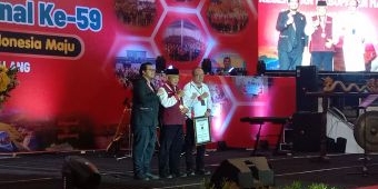 Puncak HKN ke-59, Bupati Malang Terima Rekor Muri Peserta Terbanyak Skrining FR-PTM