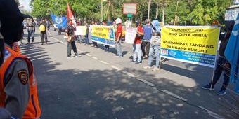 THR Belum Dibayar, Buruh Pabrik PT SGS Jombang Unjuk Rasa
