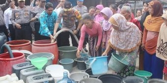 45 Desa Alami Kekeringan, Polres Ngawi Turun Tangan Salurkan Air Bersih