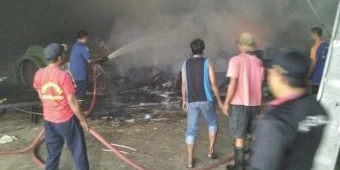 Kebakaran Gudang Bekas Seleb Padi di Desa Kelun Banyuwangi Sisakan Kecurigaan