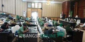 Hearing dengan DPRD Jombang, Honorer K-2 Tuntut Bupati Keluarkan SK Pegawai Tetap