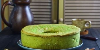 Resep Bolu Pandan Kukus Topping Kelapa