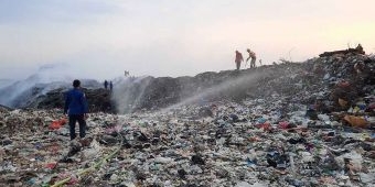 Cegah Kebakaran, TPA Randegan Digerojok Ribuan Liter Air