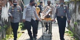 Sempat Viral Akibat Stroke, ​Pensiunan Polisi di Sidoarjo Akhirnya Dibawa ke Rumah Sakit