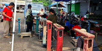 Tingkatkan Kepercayaan Konsumen, Pemkot Kediri Rutin Lakukan Tera Ulang ke Seluruh Pasar