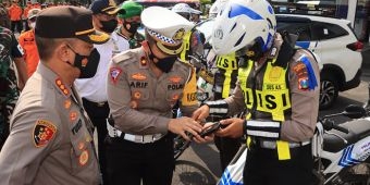 Kapolrestabes Surabaya Pimpin Apel Gelar Pasukan Operasi Zebra Semeru 2022