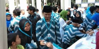 Jelang Berangkat ke Tanah Suci, CJH Ebad Wisata Bantu Korban Gempa Lombok