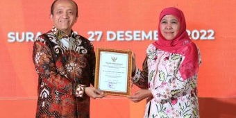 Gubernur Khofifah Sabet Penghargaan Pembina Penyuluh Kehutanan dari Menteri LHK