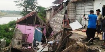 Bengawan Solo Longsor, Enam Rumah Warga Desa Keduyung Lamongan Rusak